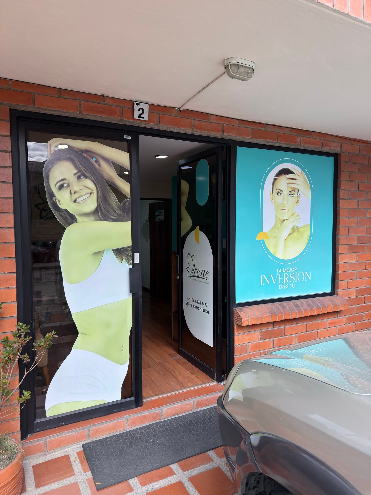 Entrada del centro de Irene Ortiz Estética en Cuenca