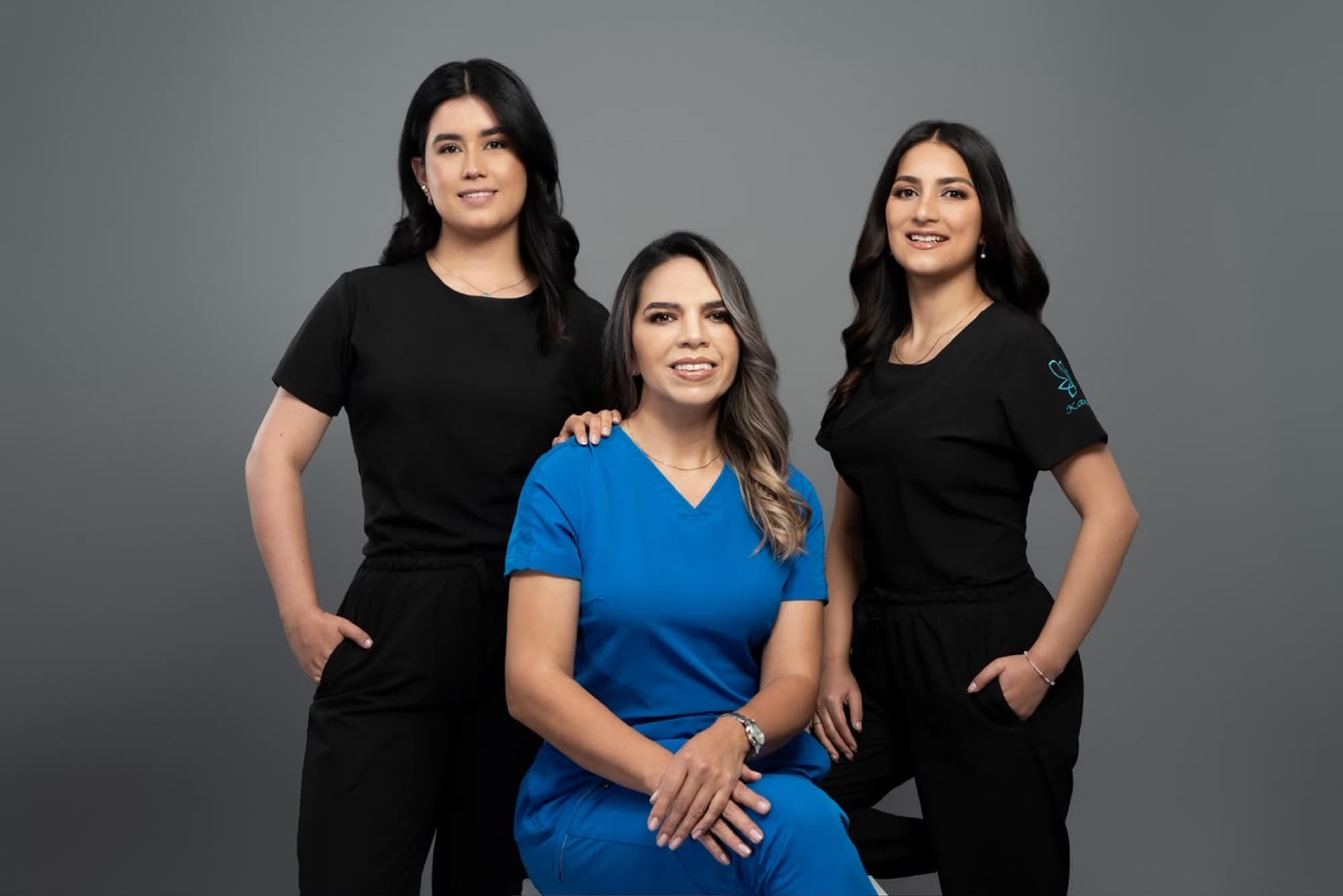 Irene Ortiz junto a su equipo en el centro de estética integral en Cuenca